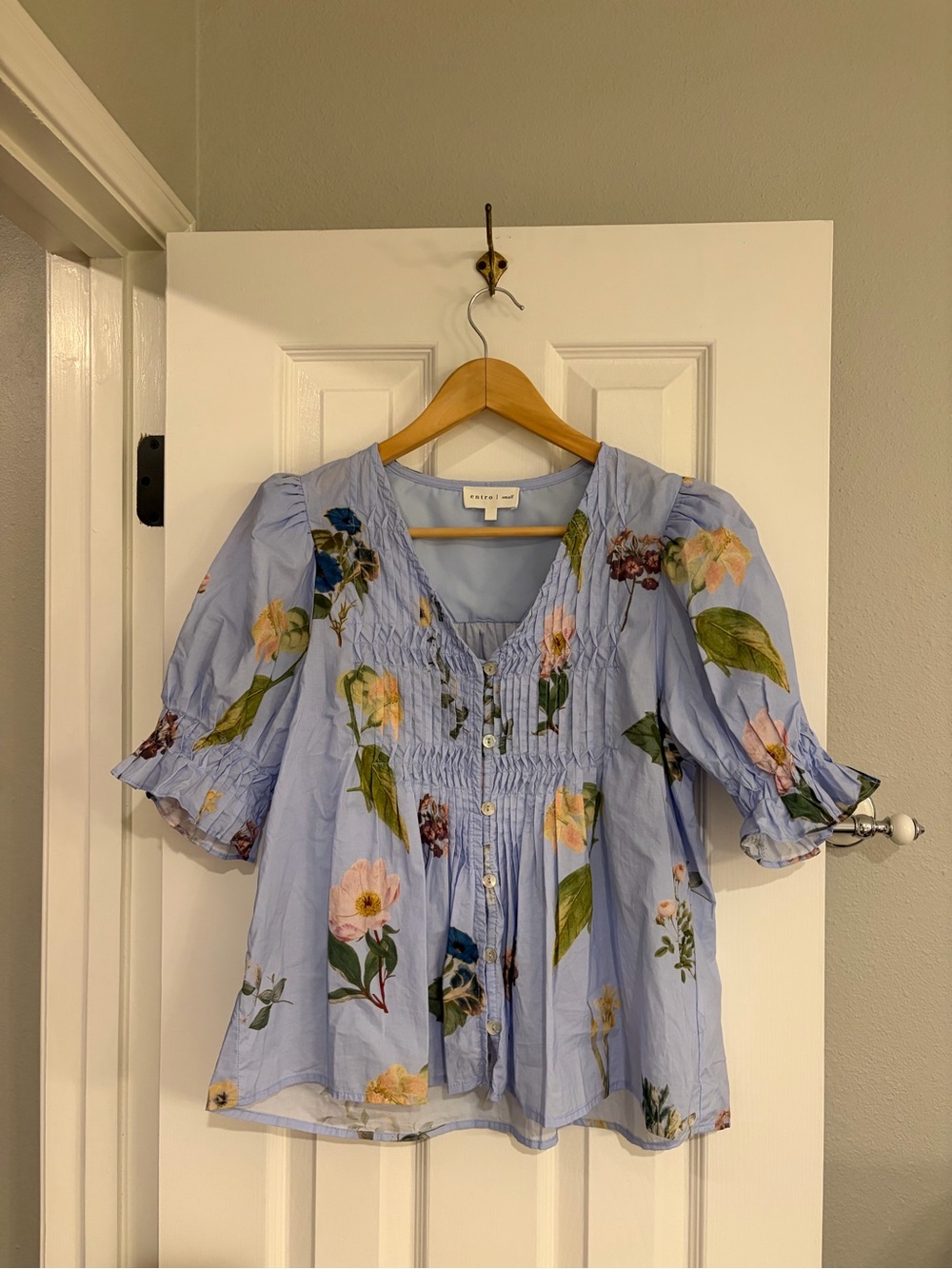 Entro Simple Secret Floral Pintuck Blouse Blue Green Small